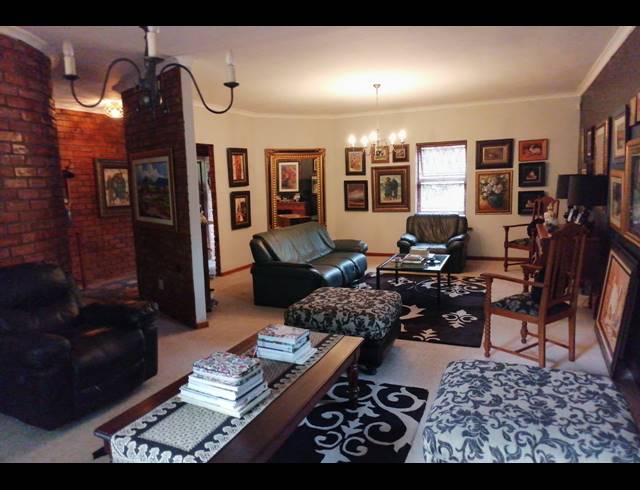 4 BEDROOM HOUSE FOR SALE IN WINTERHOEK PARK